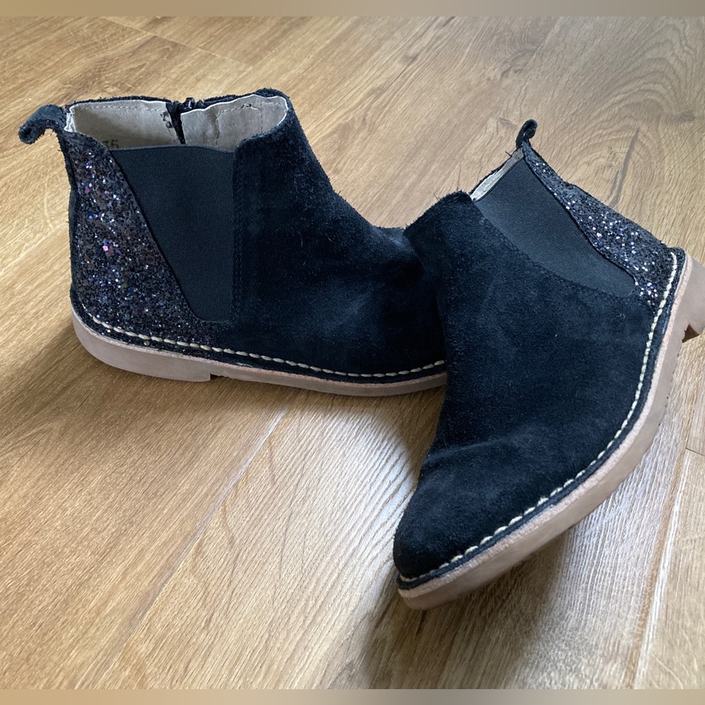 Childrenchic GLITTER AND SUEDE CHELSEA BOOTS IN BLACK  35 (US 3.5Y)